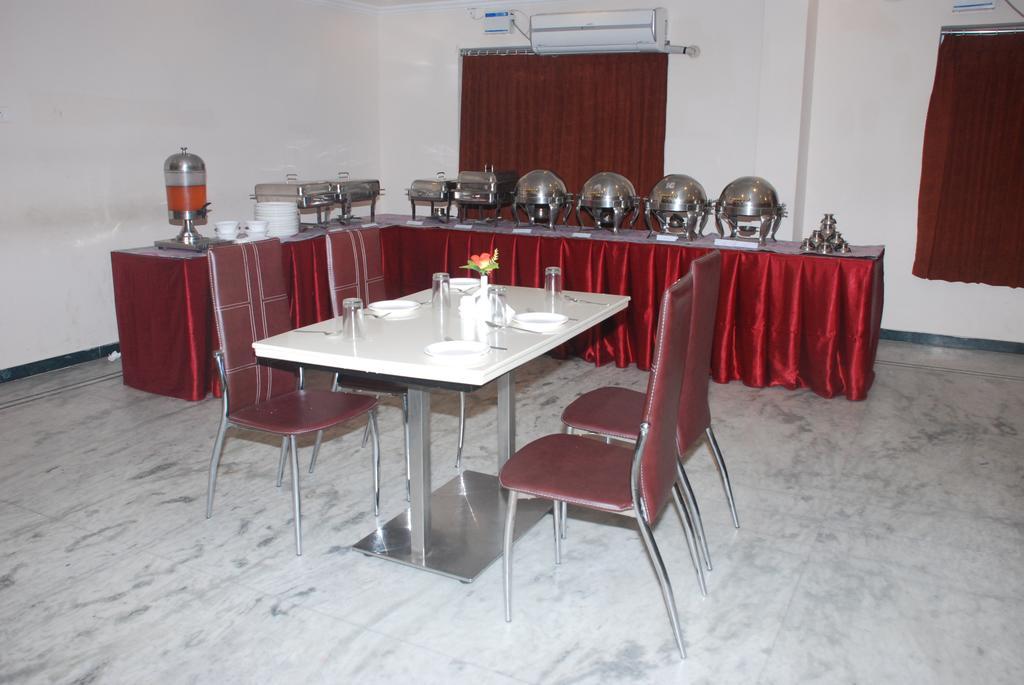 Hotel Vpn Residency Velankanni Exteriör bild