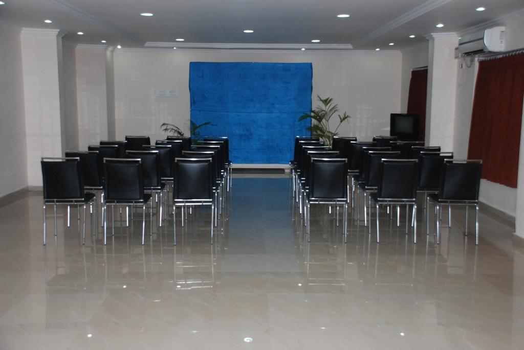 Hotel Vpn Residency Velankanni Exteriör bild