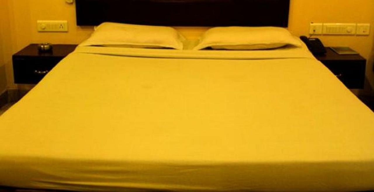 Hotel Vpn Residency Velankanni Exteriör bild
